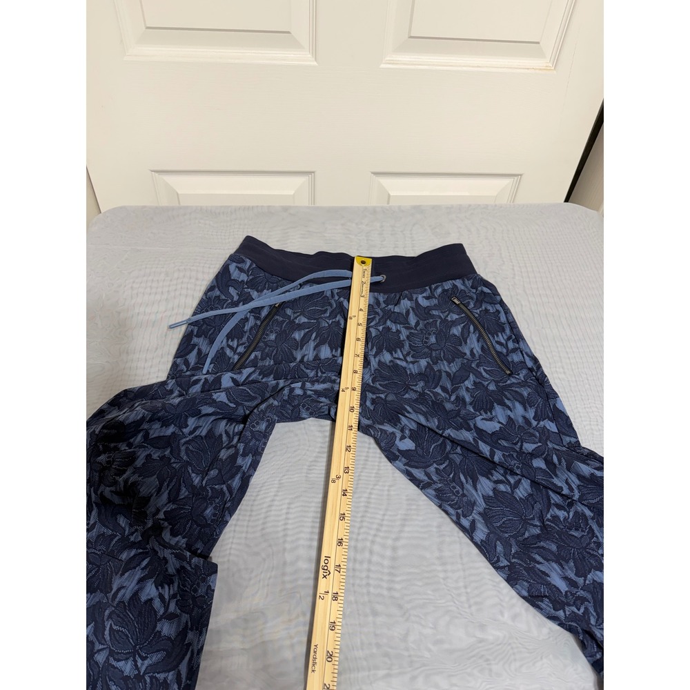 Athleta Navy Blue Floral Jacquard Joggers Women Size 4 Zipper Pockets Drawstring - Picture 4 of 6